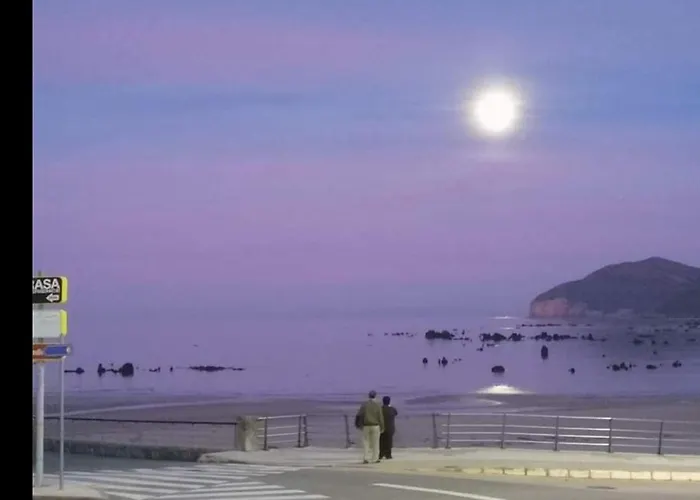 Playa Centro Piscina Noja